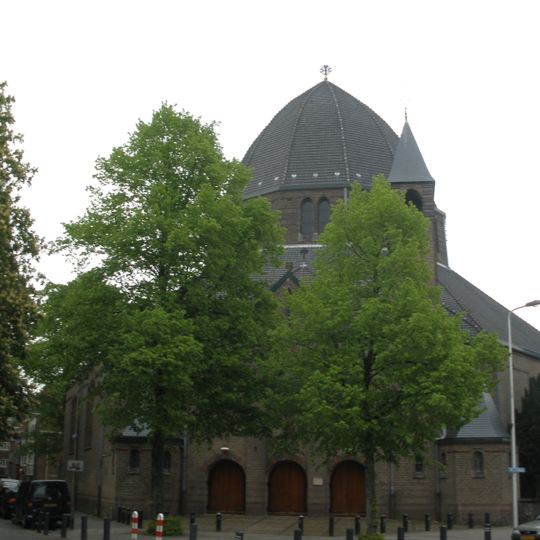 St. Aloysiuskerk, vanwege het van oorsprong tweeklaviers orgel