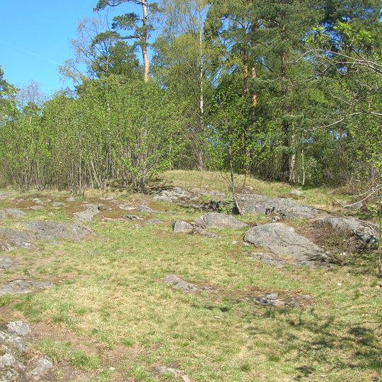 Gravfältet i Kyrkparken, Årsta