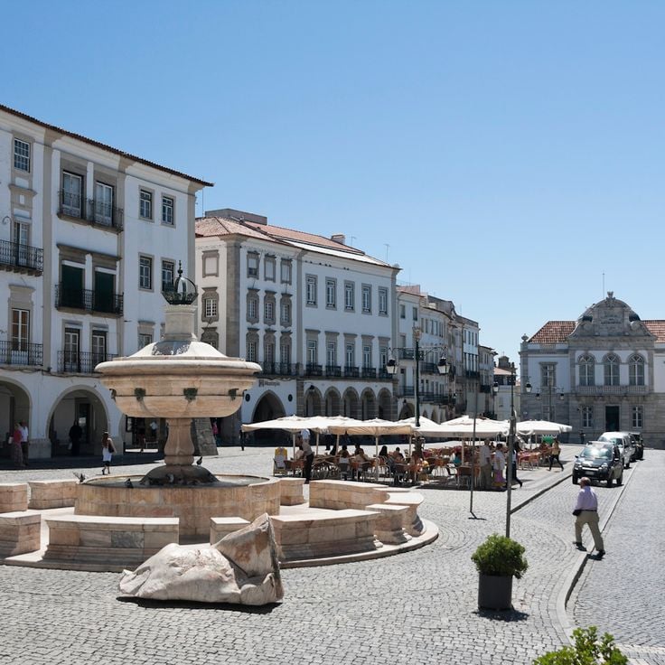 Évora