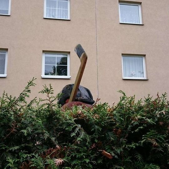 Socha hokejisty ve Staniční ulici v Plzni