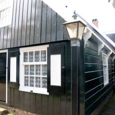 Kerkbuurt 73, Marken