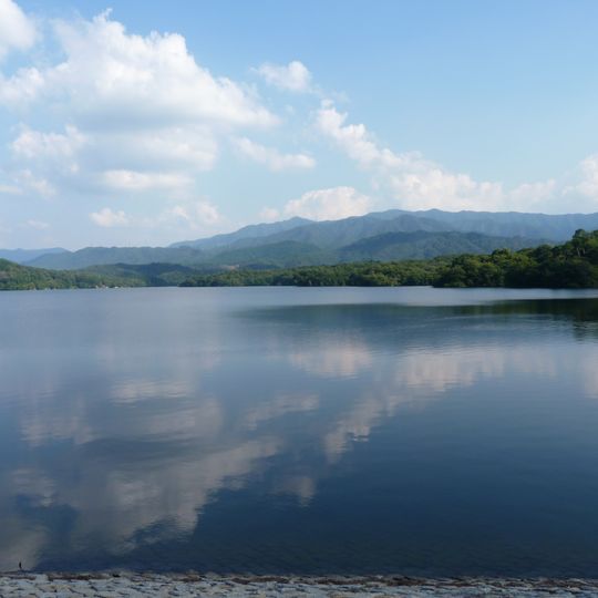 Mannō Lake