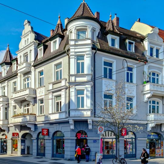 Pasinger Bahnhofsplatz 2