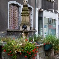 Fontaine devant l'immeuble