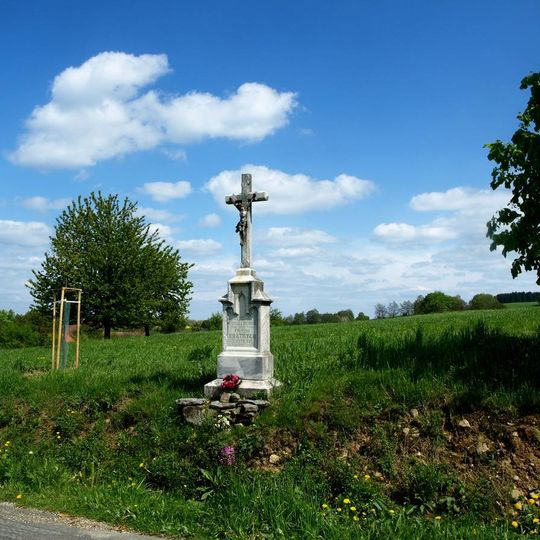 Kříž Filipíny Krátkých u silnice jihozápadně od Nové Vsi