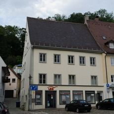 Wohn- und Geschäftshaus