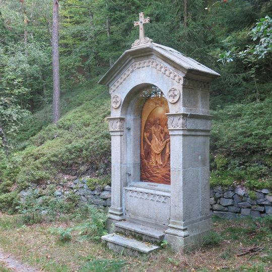 Kaplička zastavení X. na křížové cestě v Nejdku