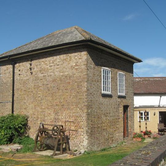 House At Lock 33 Grand Union Canal
