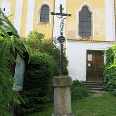 Kříž u kostela svatého Martina pod Klatovskou hůrkou