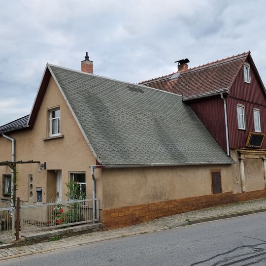 Auszugshaus mit altem Ladeneinbau Hauptstraße 141b