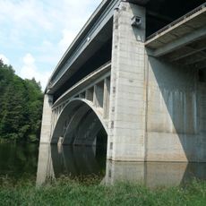 Dolní obloukový dálniční most u Vojslavic