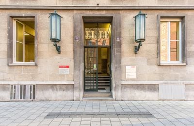Entrance 1