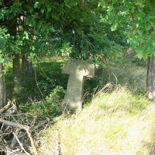 Smírčí kříž v lese severně od Libštátu