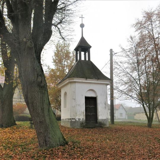 Zvonička na návsi v Slivínku