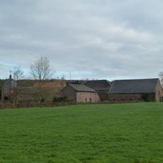 Castle Cartils: farm with barns