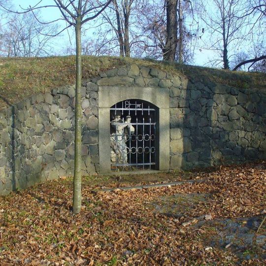 Skalní kaplička svatého Petra na Křížovém vrchu v Šluknově