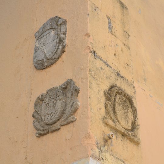 Lápidas con inscripción de fecha en la muralla de Teulada