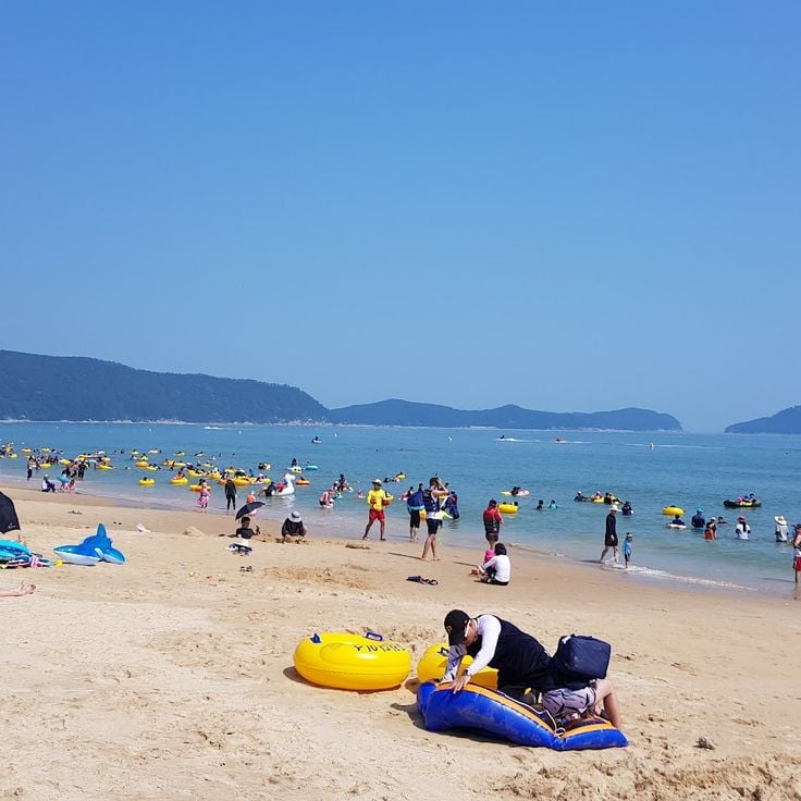 Sinji Myeongsasimni Beach