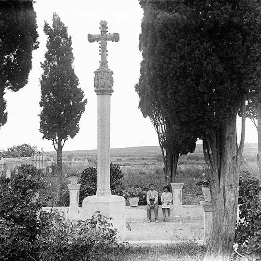 Creu del cementiri de Petra