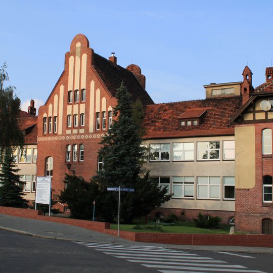 Klasztor, ob. zakład opieki