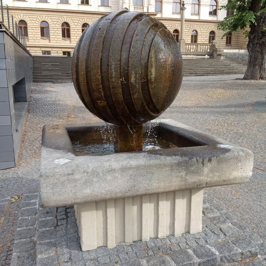 Fountain at Sady Pětatřicátníků