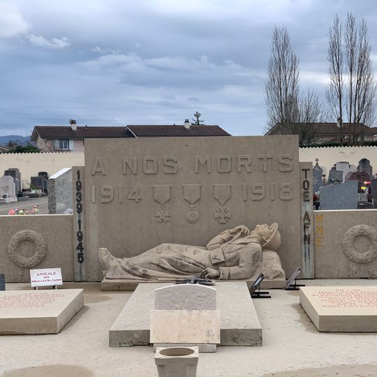 Monument aux morts du cimetière d'Ambérieu-en-Bugey