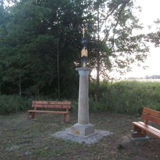 Kříž v lese u Ostrova u Stříbra