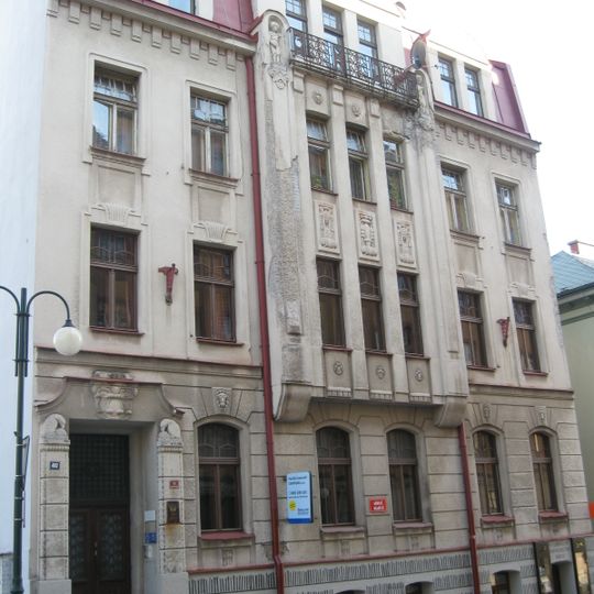 Mírové náměstí 11