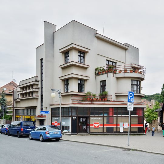 Obchodní a nájemní dům Josefa Kozlíka