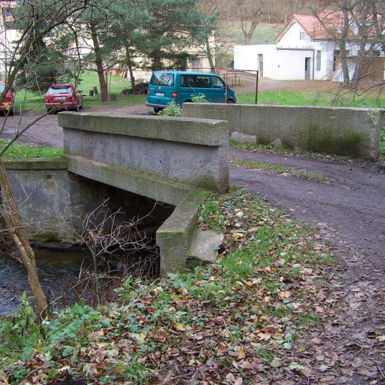 Most přes Šárecký potok k Želivce