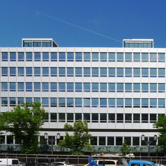 Bürogebäude des Gerlingkonzerns Bismarckstraße 10-12, Marie-Elisabeth-Lüders-Straße 1