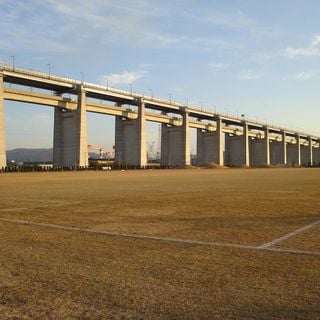 瀬戸大橋記念公園球技場