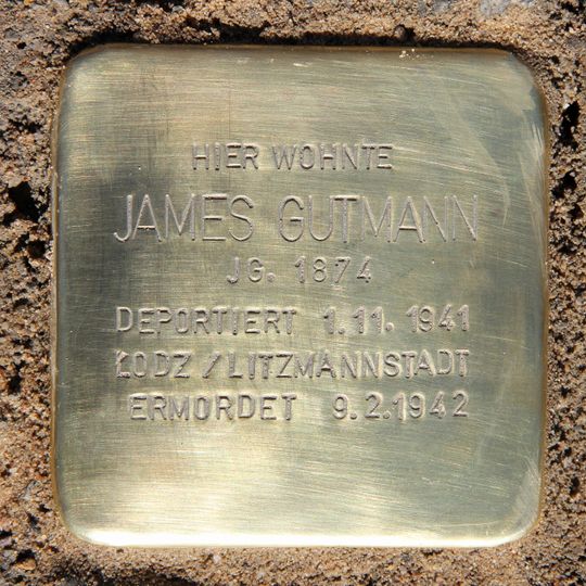 Stolperstein en memoria de James Gutmann
