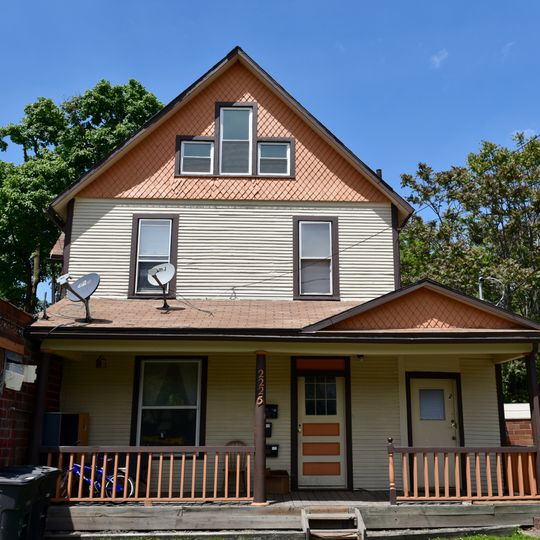 Newens Sanitary Dairy Historic District