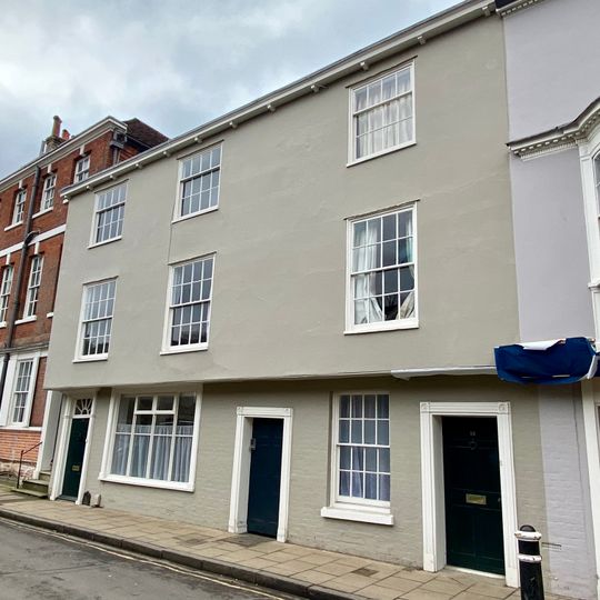 13-16, College Street