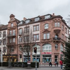 Wohn- und Geschäftshaus