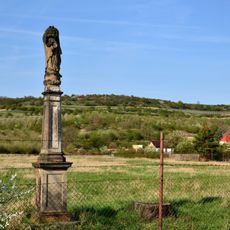 Mariánský sloup u silnice západně od Stranné