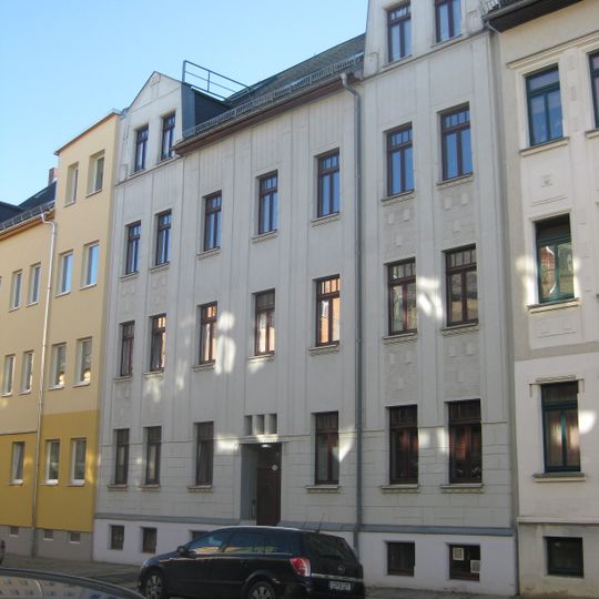 Mietshaus in geschlossener Bebauung Bernhardstraße 118