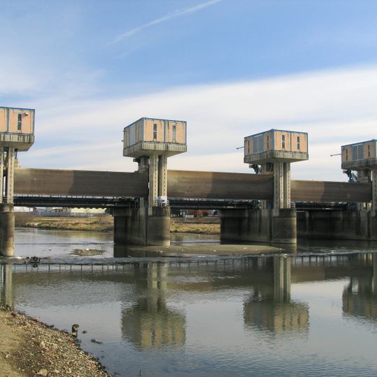Sueda-Suka Weir