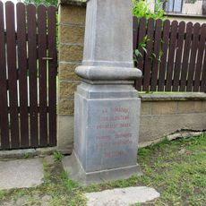 Kříž u křižovatky v Pňovicích