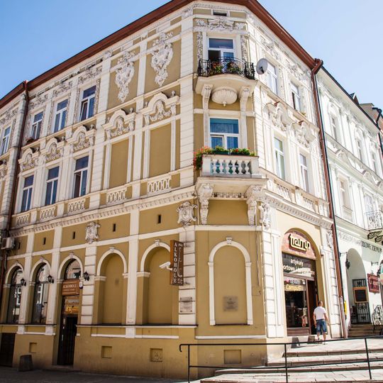 Rynek 8 / Kazimierza Wielkiego 2