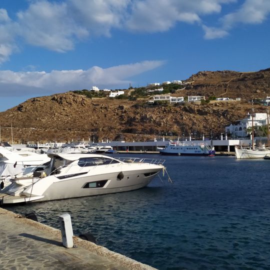 Syros Port