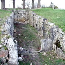 Allée sépulcrale de la Cave aux Fées