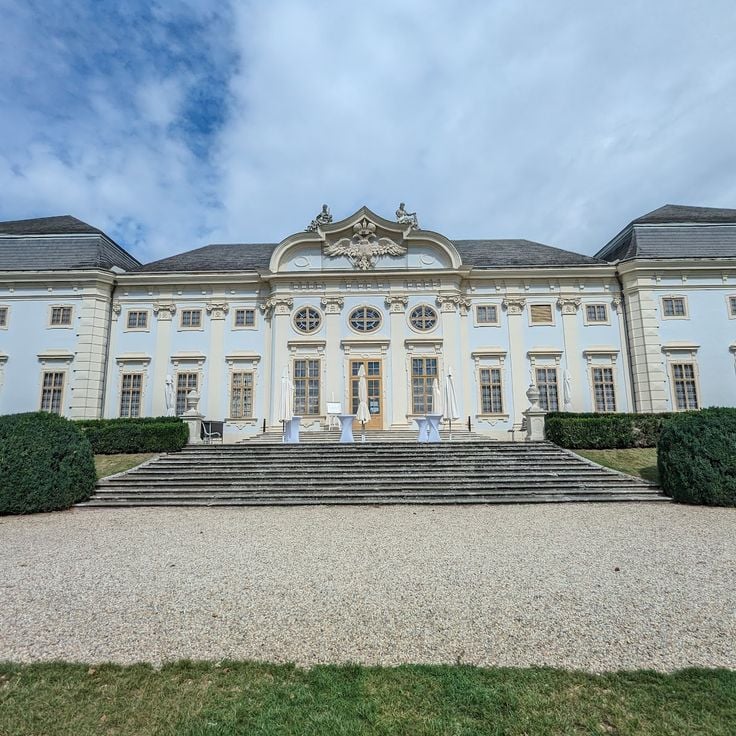 Halbturn slott