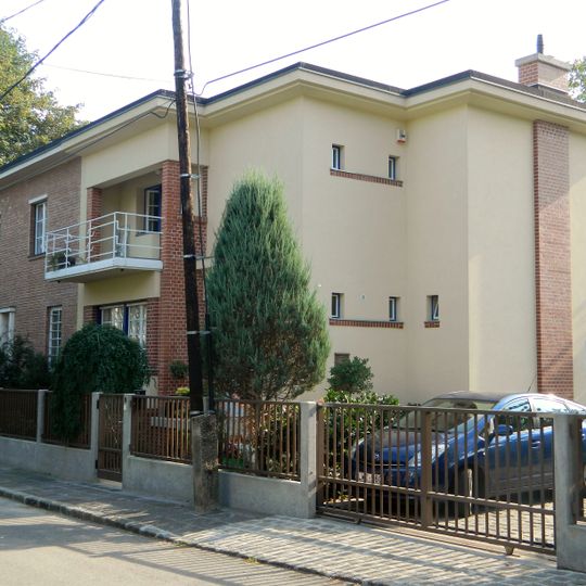 Wohnhaus in der Napraforgó-Straße 16