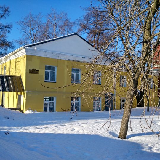 Каменная пристройка