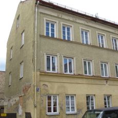 Dreigeschossiges Mietshaus