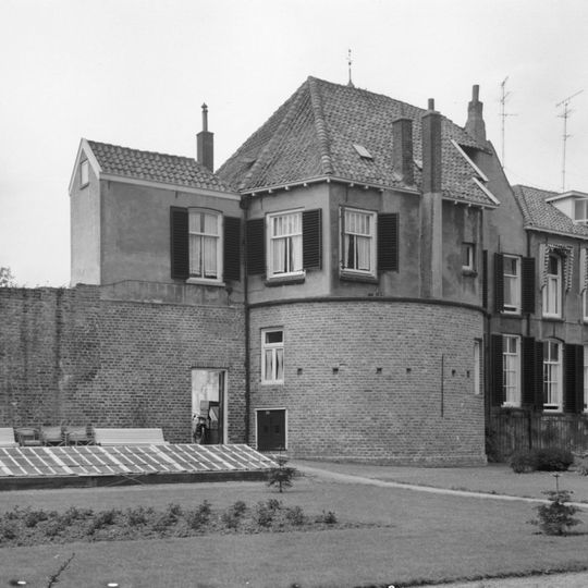 Verminkte Muurtoren Isendoornstraat