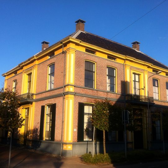 Grotestraat 120, Borne