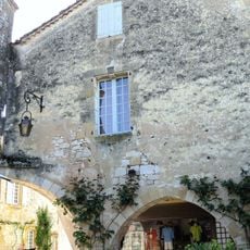 Maison d'angle à couvert, 2 place des Cornières, 23-25 rue Notre-Dame